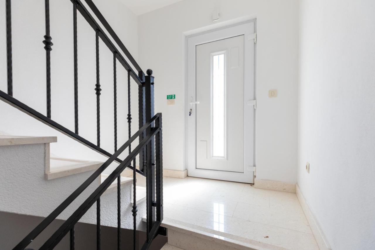 Holiday Home Lydia Slatine Εξωτερικό φωτογραφία