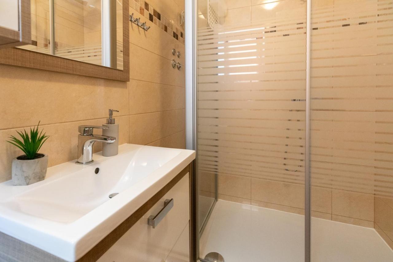 Holiday Home Lydia Slatine Εξωτερικό φωτογραφία